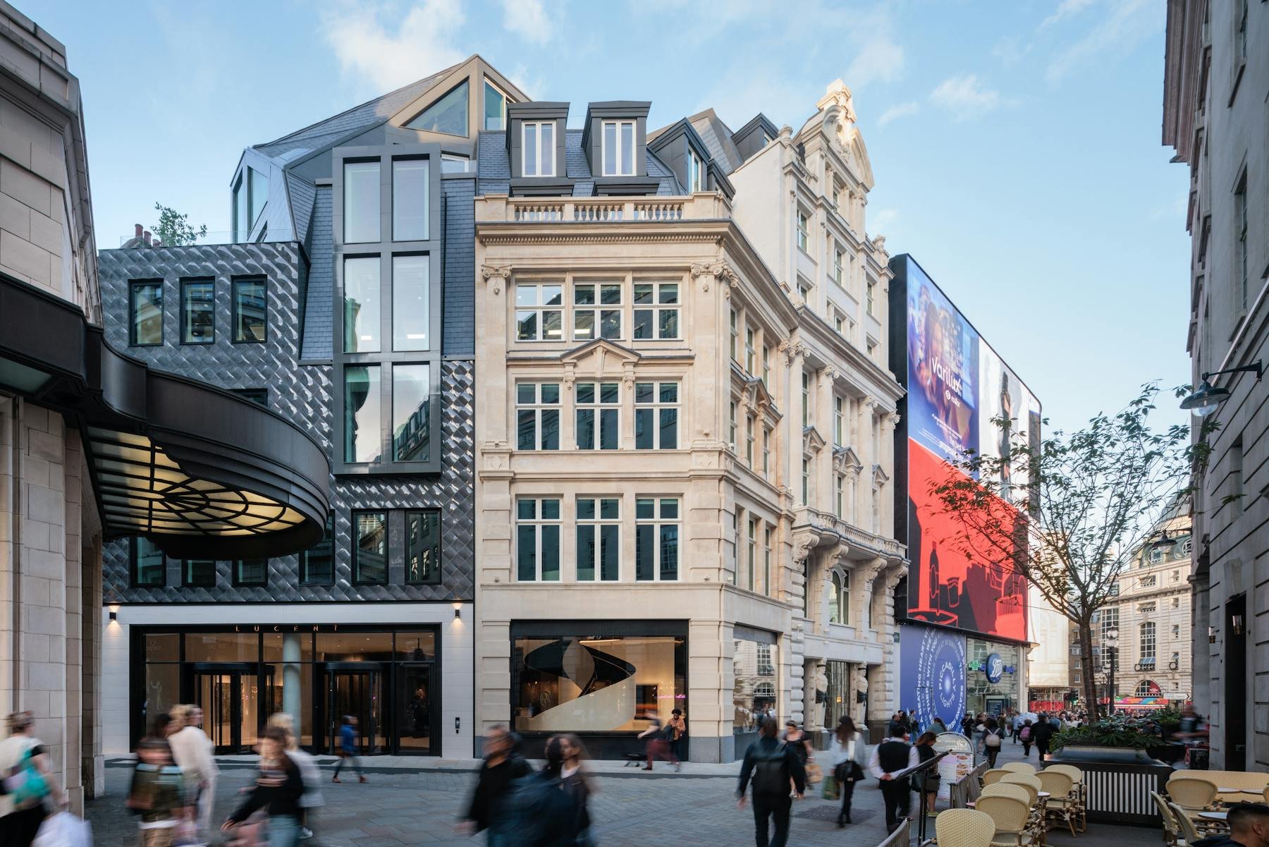 Lucent, Piccadilly Lights
